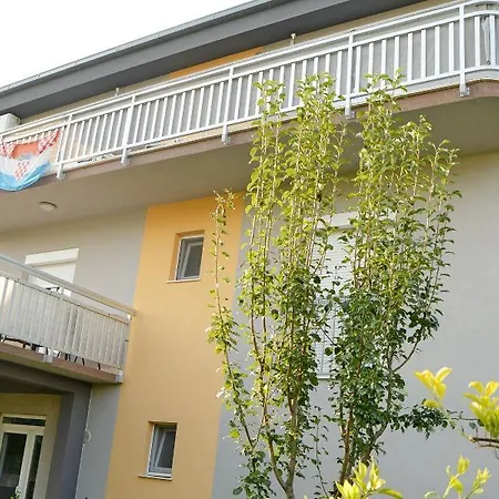 Apartment Damir *