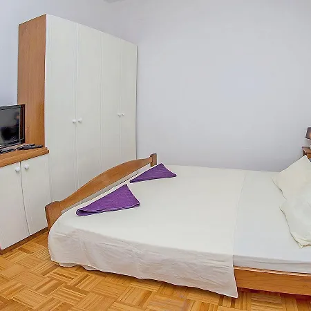 Apartment Damir Kastel Stafilic