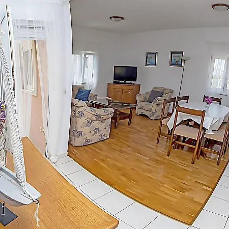 Apartment Damir