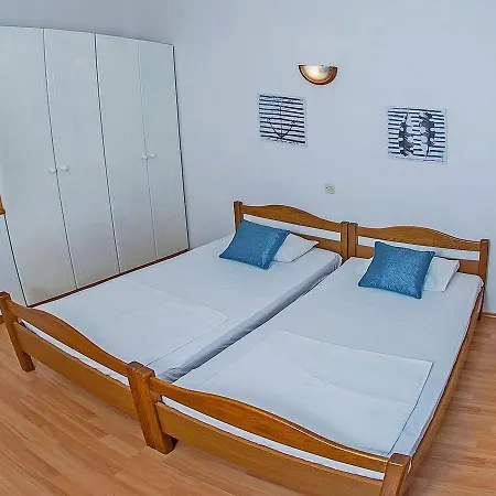 Damir Apartment *