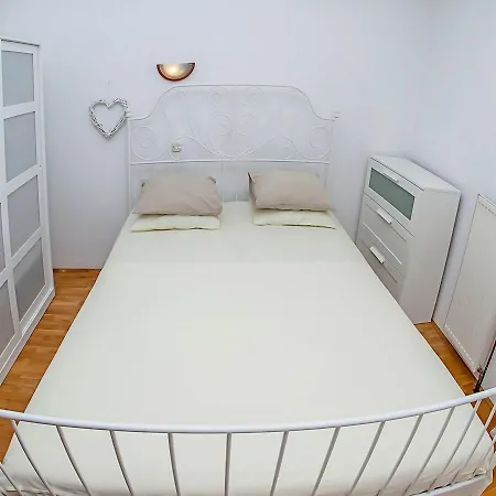 Damir Apartment Kastel Stafilic