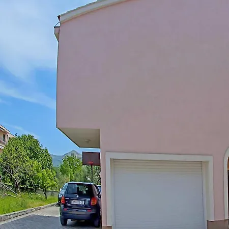 Apartment Damir Kastel Stafilic